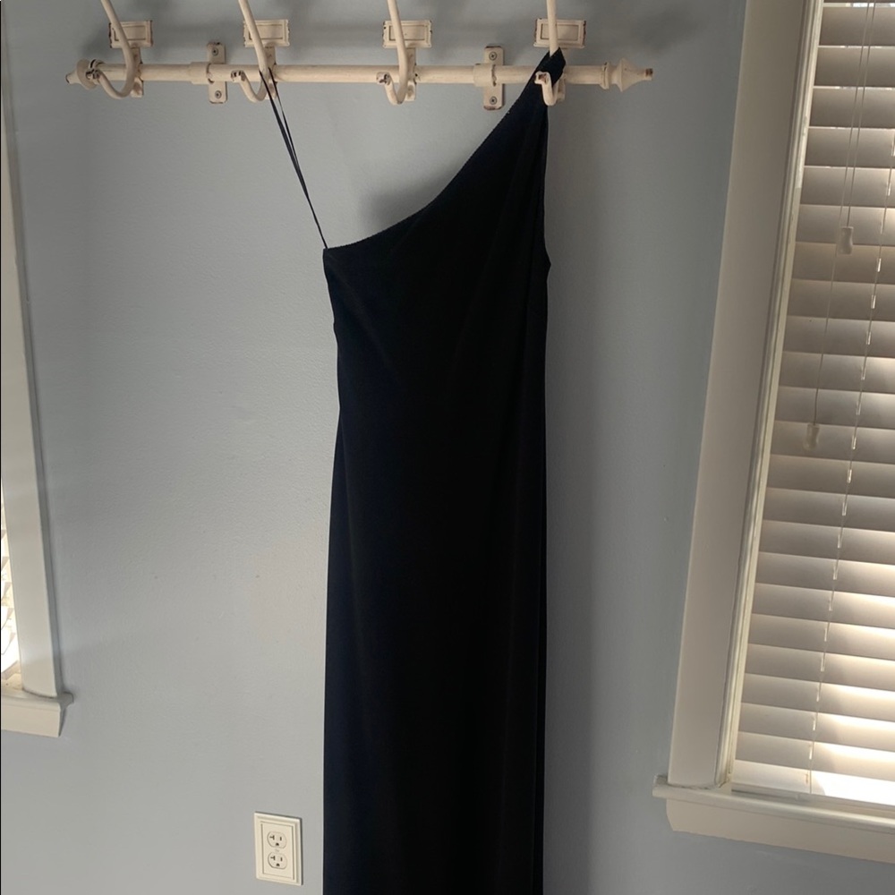 Elegant Black One-Shoulder Dress